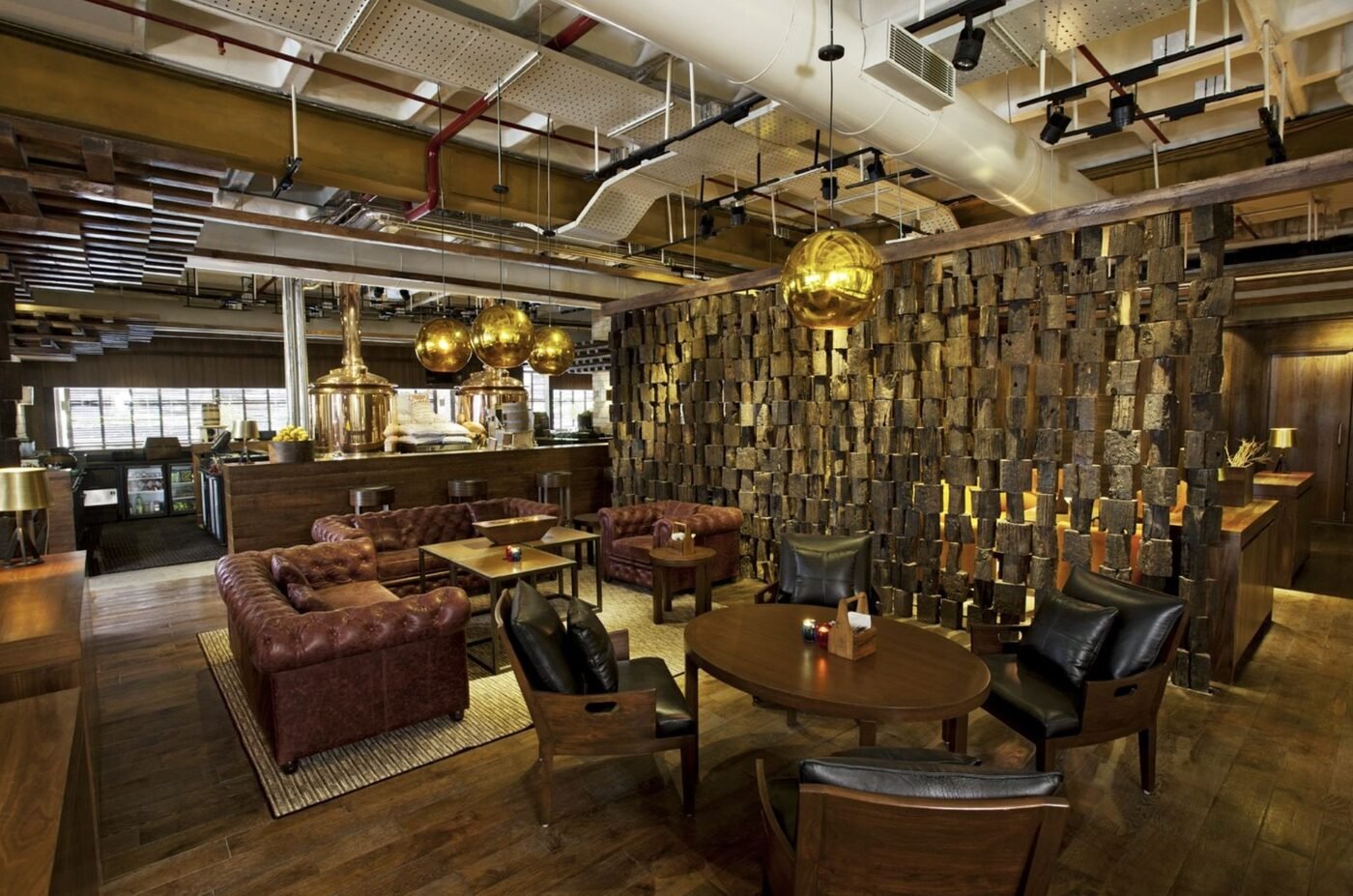 District 6 lounge seating