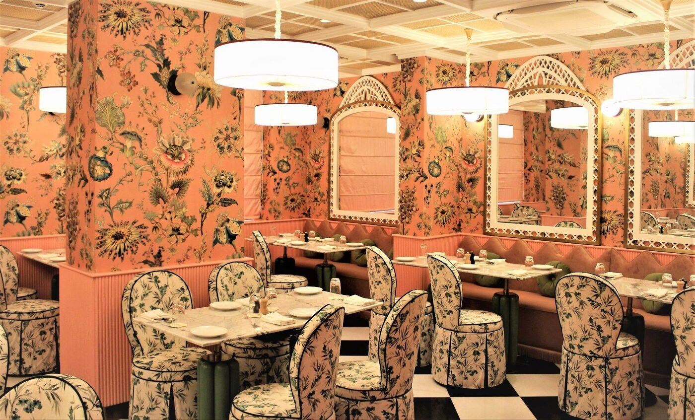 2015-2024 project — dining room with floral installation